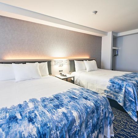 All Seasons Inn & Suites Борн Екстериор снимка